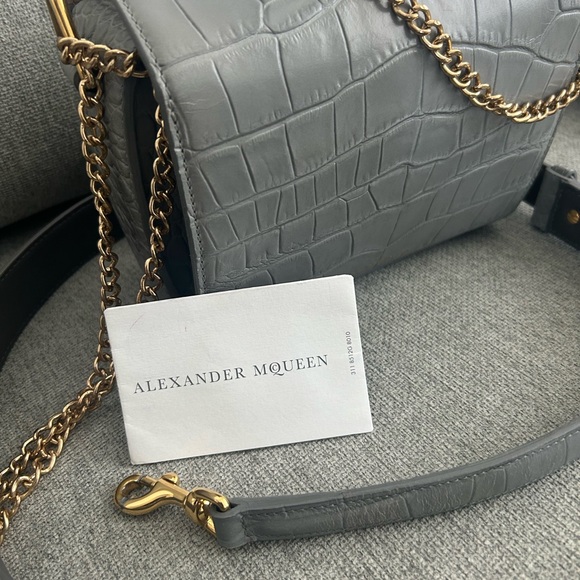 Alexander McQueen box bag —made in Italy/ - Picture 4 of 7